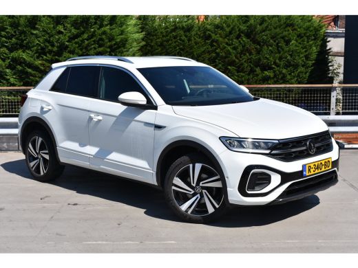 Volkswagen T-Roc 1.0 110PK TSI R-Line | ACC | Digital Cockpit Pro | Extra getint glas achter | App Connect | Dode-... ActivLease financial lease