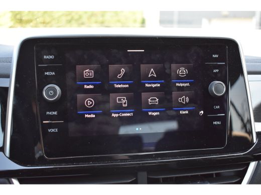Volkswagen T-Roc 1.0 110PK TSI R-Line | ACC | Digital Cockpit Pro | Extra getint glas achter | App Connect | Dode-... ActivLease financial lease