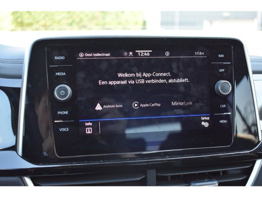 Volkswagen T-Roc 1.0 110PK TSI R-Line | ACC | Digital Cockpit Pro | Extra getint glas achter | App Connect | Dode-... ActivLease financial lease