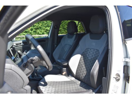 Volkswagen T-Roc 1.0 110PK TSI R-Line | ACC | Digital Cockpit Pro | Extra getint glas achter | App Connect | Dode-... ActivLease financial lease