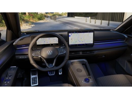 Volkswagen T-Roc R-Line Edition | 'App-Connect' draadloze smartphone integratie | 30,5 cm display met 2D en 3D wee... ActivLease financial lease