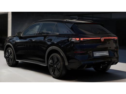 Volkswagen T-Roc R-Line Edition | 'App-Connect' draadloze smartphone integratie | 30,5 cm display met 2D en 3D wee... ActivLease financial lease