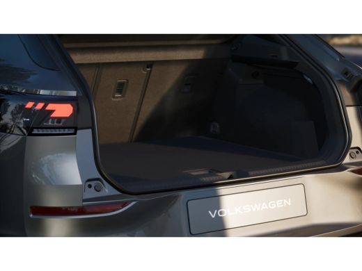 Volkswagen T-Roc R-Line Edition | 'App-Connect' draadloze smartphone integratie | 30,5 cm display met 2D en 3D wee... ActivLease financial lease