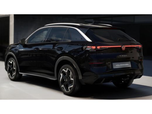 Volkswagen T-Roc R-Line Edition | 'App-Connect' draadloze smartphone integratie | 30,5 cm display met 2D en 3D wee... ActivLease financial lease