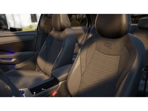 Volkswagen T-Roc R-Line Edition | 'App-Connect' draadloze smartphone integratie | 30,5 cm display met 2D en 3D wee... ActivLease financial lease