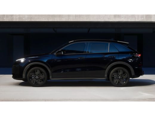 Volkswagen T-Roc R-Line Edition | 'App-Connect' draadloze smartphone integratie | 30,5 cm display met 2D en 3D wee... ActivLease financial lease