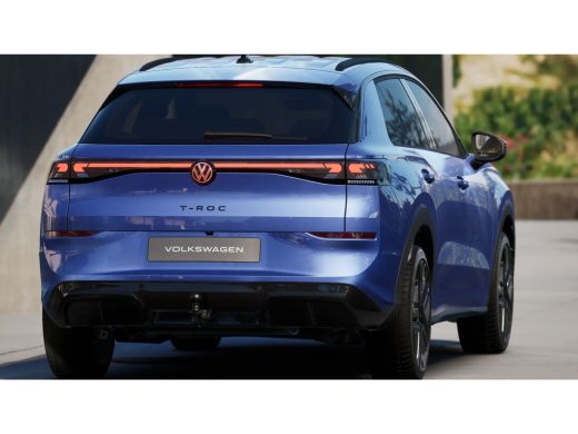 Volkswagen T-Roc R-Line Edition | 'App-Connect' draadloze smartphone integratie | 30,5 cm display met 2D en 3D wee... ActivLease financial lease