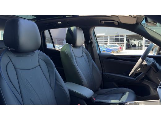 Volkswagen Tiguan 1.5 TSI 272pk eHybrid R-Line | R-Line | Panodak | Trekhaak | Carplay | 360 Camera | ActivLease financial lease