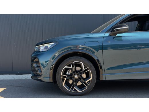 Volkswagen Tiguan 1.5 TSI 272pk eHybrid R-Line | R-Line | Panodak | Trekhaak | Carplay | 360 Camera | ActivLease financial lease