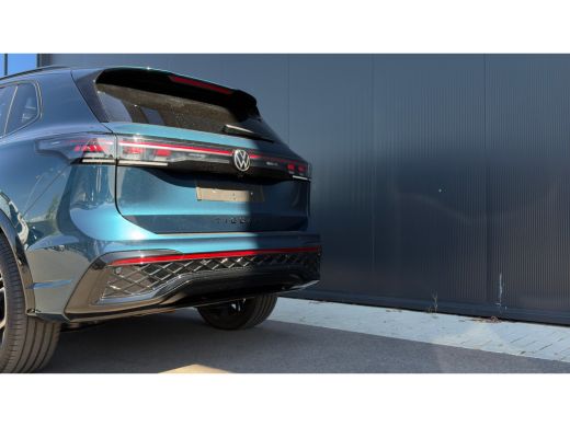 Volkswagen Tiguan 1.5 TSI 272pk eHybrid R-Line | R-Line | Panodak | Trekhaak | Carplay | 360 Camera | ActivLease financial lease