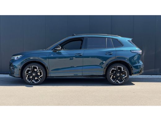 Volkswagen Tiguan 1.5 TSI 272pk eHybrid R-Line | R-Line | Panodak | Trekhaak | Carplay | 360 Camera | ActivLease financial lease