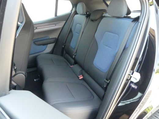 Volvo  EX30 Single Motor Core 51 kWh | CAMERA | ADAPTIVE CRUISE | DODEHOEKDETECTIE | PARKEERSENSOREN | APPLE ... ActivLease financial lease