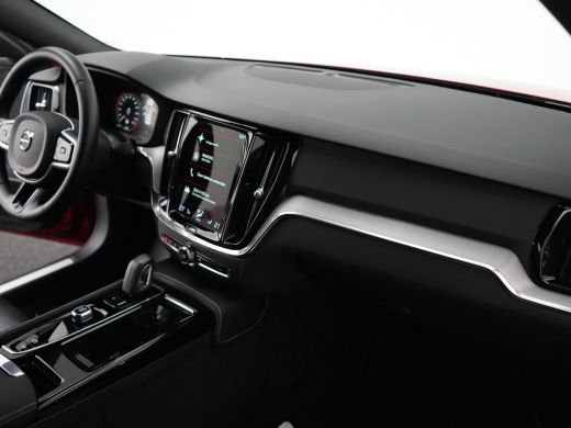 Volvo  S60 T8 Recharge AWD Plus Dark | Long Range | 455pk | 360&deg; Camera | Privacy Glass | 19" | Elek bestuur... ActivLease financial lease