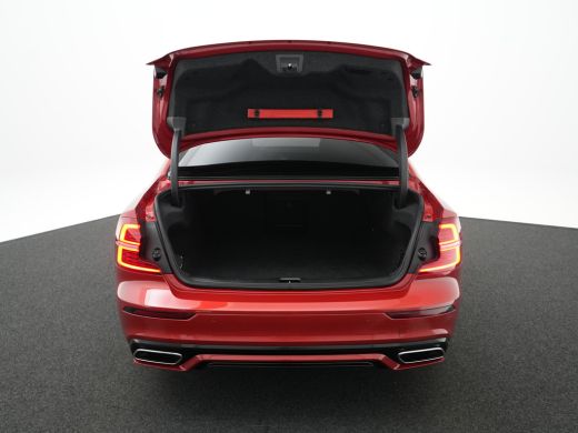 Volvo  S60 T8 Recharge AWD Plus Dark | Long Range | 455pk | 360&deg; Camera | Privacy Glass | 19" | Elek bestuur... ActivLease financial lease