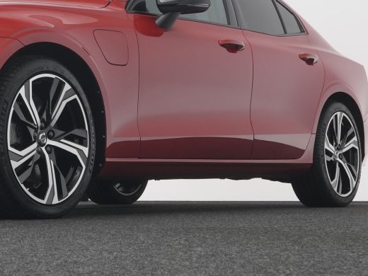 Volvo  S60 T8 Recharge AWD Plus Dark | Long Range | 455pk | 360&deg; Camera | Privacy Glass | 19" | Elek bestuur... ActivLease financial lease