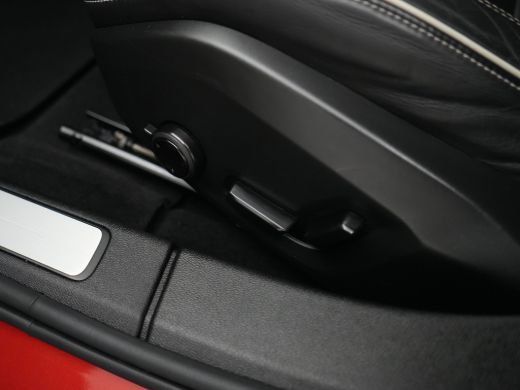 Volvo  S60 T8 Recharge AWD Plus Dark | Long Range | 455pk | 360&deg; Camera | Privacy Glass | 19" | Elek bestuur... ActivLease financial lease