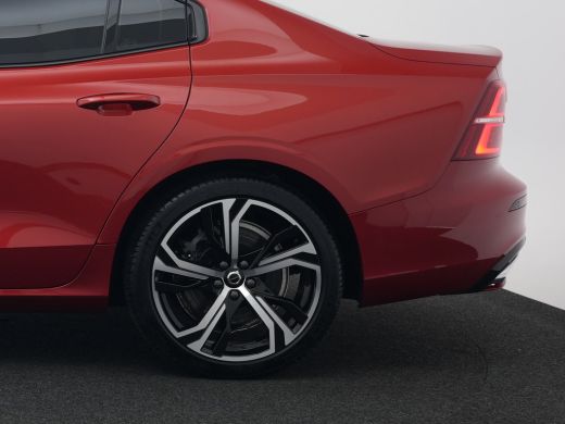 Volvo  S60 T8 Recharge AWD Plus Dark | Long Range | 455pk | 360&deg; Camera | Privacy Glass | 19" | Elek bestuur... ActivLease financial lease