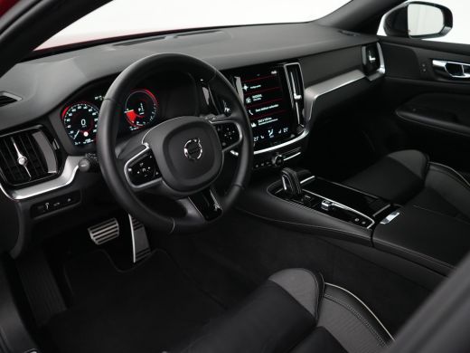Volvo  S60 T8 Recharge AWD Plus Dark | Long Range | 455pk | 360&deg; Camera | Privacy Glass | 19" | Elek bestuur... ActivLease financial lease