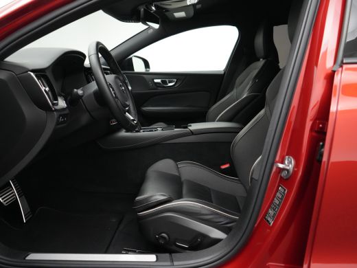 Volvo  S60 T8 Recharge AWD Plus Dark | Long Range | 455pk | 360&deg; Camera | Privacy Glass | 19" | Elek bestuur... ActivLease financial lease