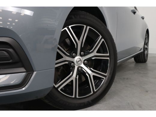 Volvo  V60 2.0 B4 Core | LED | Stoel/Stuurverwarming | Cruise Adaptive | Clima | Camera | Navi | keyless | B... ActivLease financial lease