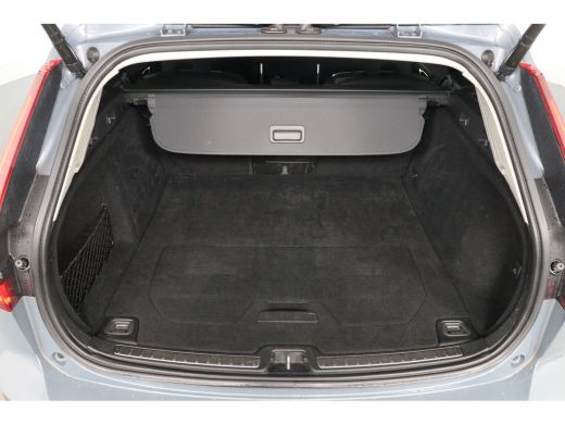 Volvo  V60 2.0 B4 Core | LED | Stoel/Stuurverwarming | Cruise Adaptive | Clima | Camera | Navi | keyless | B... ActivLease financial lease