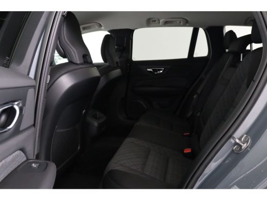 Volvo  V60 2.0 B4 Core | LED | Stoel/Stuurverwarming | Cruise Adaptive | Clima | Camera | Navi | keyless | B... ActivLease financial lease