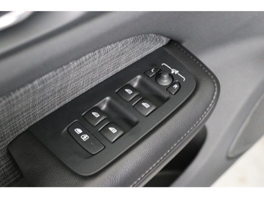 Volvo  V60 2.0 B4 Core | LED | Stoel/Stuurverwarming | Cruise Adaptive | Clima | Camera | Navi | keyless | B... ActivLease financial lease