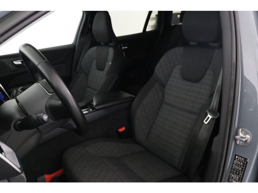 Volvo  V60 2.0 B4 Core | LED | Stoel/Stuurverwarming | Cruise Adaptive | Clima | Camera | Navi | keyless | B... ActivLease financial lease