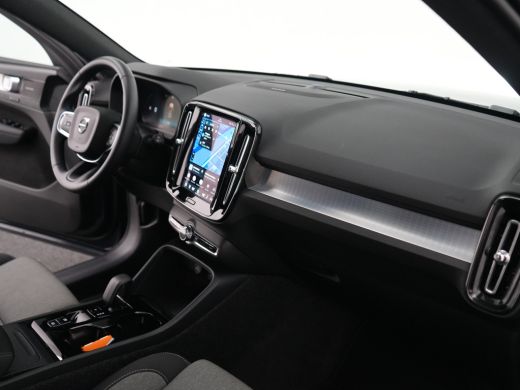 Volvo  XC40 2.0 B4 Plus Dark | Memory | BLIS | Harman/Kardon | Trekhaak | Cruise Control | Camera | Stuurwiel... ActivLease financial lease