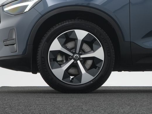 Volvo  XC40 2.0 B4 Plus Dark | Memory | BLIS | Harman/Kardon | Trekhaak | Cruise Control | Camera | Stuurwiel... ActivLease financial lease