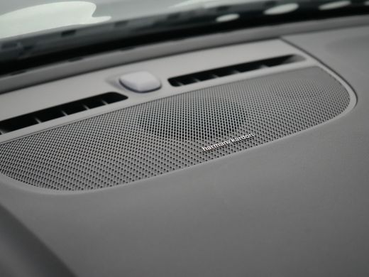Volvo  XC40 2.0 B4 Plus Dark | Memory | BLIS | Harman/Kardon | Trekhaak | Cruise Control | Camera | Stuurwiel... ActivLease financial lease