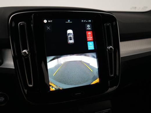 Volvo  XC40 2.0 B4 Plus Dark | Memory | BLIS | Harman/Kardon | Trekhaak | Cruise Control | Camera | Stuurwiel... ActivLease financial lease