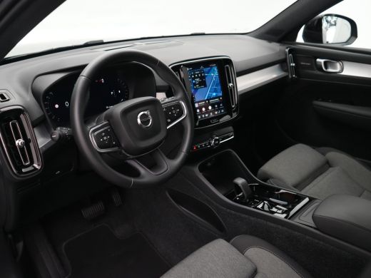 Volvo  XC40 2.0 B4 Plus Dark | Memory | BLIS | Harman/Kardon | Trekhaak | Cruise Control | Camera | Stuurwiel... ActivLease financial lease