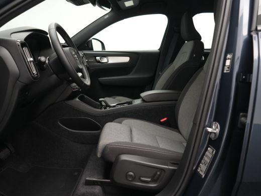 Volvo  XC40 2.0 B4 Plus Dark | Memory | BLIS | Harman/Kardon | Trekhaak | Cruise Control | Camera | Stuurwiel... ActivLease financial lease