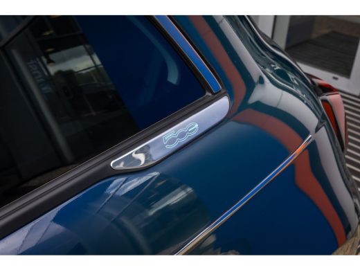 Fiat 500 Urban 42 kWh | Stoelverwarming | Achteruitrijcamera | Apple Carplay/Android Auto | Keyless | Park... ActivLease financial lease
