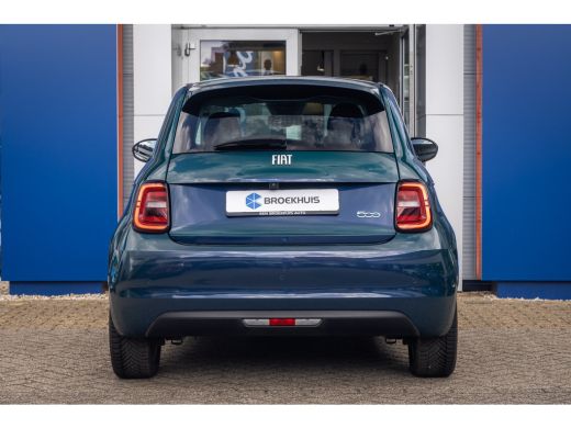Fiat 500 Urban 42 kWh | Stoelverwarming | Achteruitrijcamera | Apple Carplay/Android Auto | Keyless | Park... ActivLease financial lease