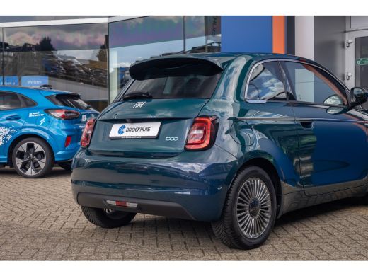 Fiat 500 Urban 42 kWh | Stoelverwarming | Achteruitrijcamera | Apple Carplay/Android Auto | Keyless | Park... ActivLease financial lease