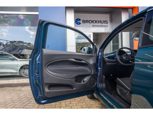 Fiat 500 Urban 42 kWh | Stoelverwarming | Achteruitrijcamera | Apple Carplay/Android Auto | Keyless | Park... ActivLease financial lease
