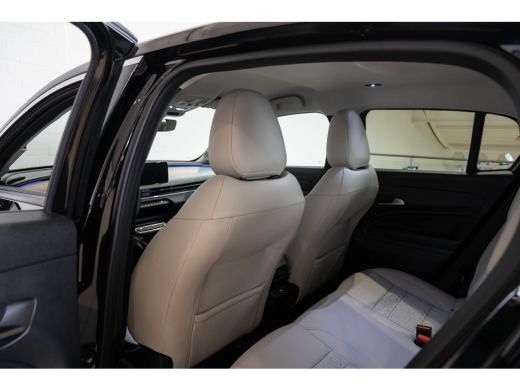 Fiat 600 1.2 Hybrid 145PK La Prima | Tot 8 Jaar Garantie | Camera | El. Achterklep | Navigatie | Stoelverw... ActivLease financial lease