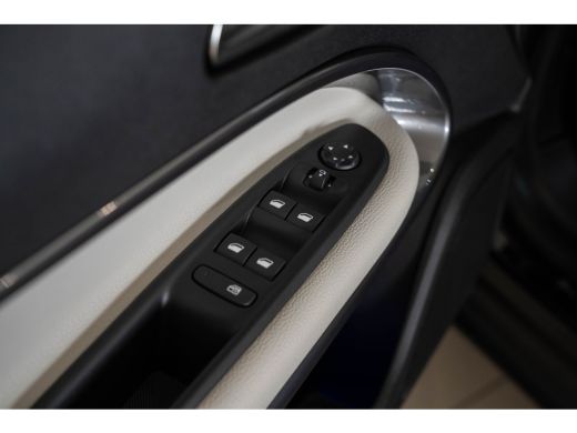 Fiat 600 1.2 Hybrid 145PK La Prima | Tot 8 Jaar Garantie | Camera | El. Achterklep | Navigatie | Stoelverw... ActivLease financial lease