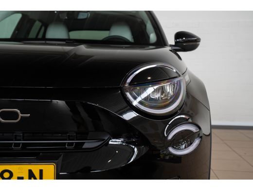 Fiat 600 1.2 Hybrid 145PK La Prima | Tot 8 Jaar Garantie | Camera | El. Achterklep | Navigatie | Stoelverw... ActivLease financial lease