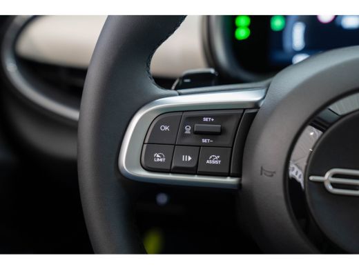 Fiat 600 1.2 Hybrid 145PK La Prima | Tot 8 Jaar Garantie | Camera | El. Achterklep | Navigatie | Stoelverw... ActivLease financial lease