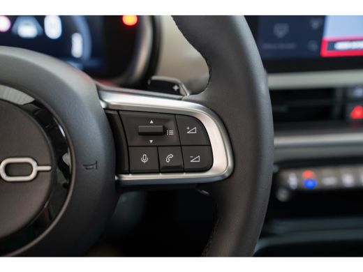Fiat 600 1.2 Hybrid 145PK La Prima | Tot 8 Jaar Garantie | Camera | El. Achterklep | Navigatie | Stoelverw... ActivLease financial lease