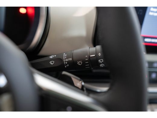 Fiat 600 1.2 Hybrid 145PK La Prima | Tot 8 Jaar Garantie | Camera | El. Achterklep | Navigatie | Stoelverw... ActivLease financial lease