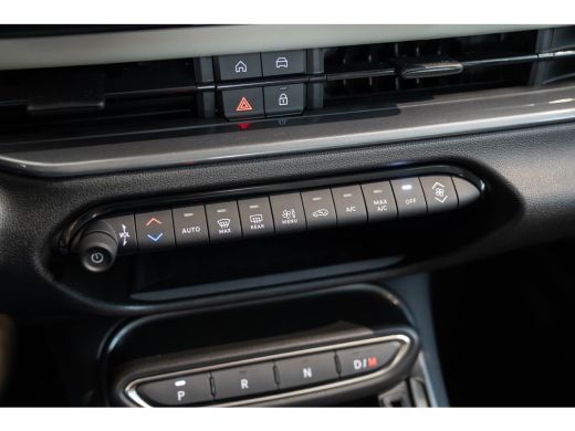 Fiat 600 1.2 Hybrid 145PK La Prima | Tot 8 Jaar Garantie | Camera | El. Achterklep | Navigatie | Stoelverw... ActivLease financial lease