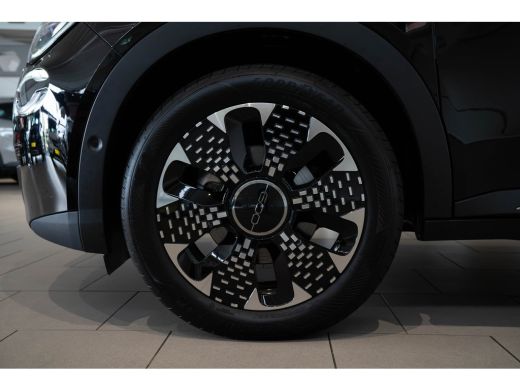 Fiat 600 1.2 Hybrid 145PK La Prima | Tot 8 Jaar Garantie | Camera | El. Achterklep | Navigatie | Stoelverw... ActivLease financial lease