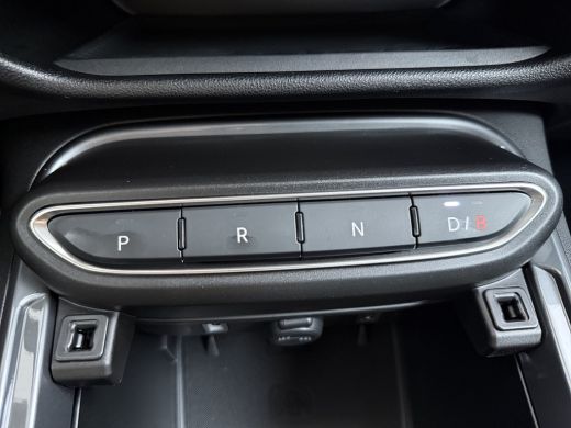 Fiat 600e La Prima | 10,25" touchscreen radio met Bluetooth, DAB & USB | Automatische airconditioning | Ext... ActivLease financial lease