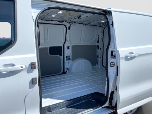 Ford E-Transit Custom 320 L1H1 Limited 71 kWh | Winterpack | Adap. Cruise Control | Trekhaak | Camera | | 13 polige tre... ActivLease financial lease