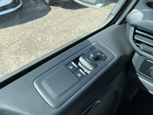 Ford E-Transit Custom 320 L1H1 Limited 71 kWh | Winterpack | Adap. Cruise Control | Trekhaak | Camera | | 13 polige tre... ActivLease financial lease