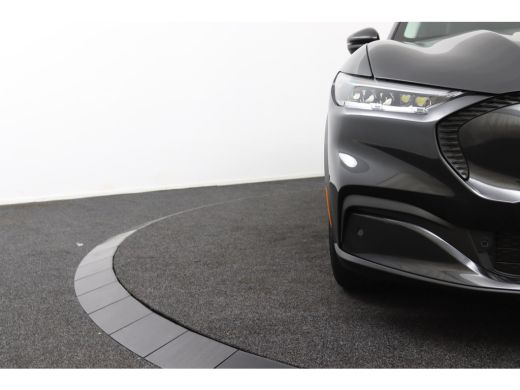 Ford Mustang Mach-E Mach-E RWD 75 kWh | B&O Audio | Elektrische Achterklep | Stoelverwarming | 360 Camera | CarPlay/A... ActivLease financial lease